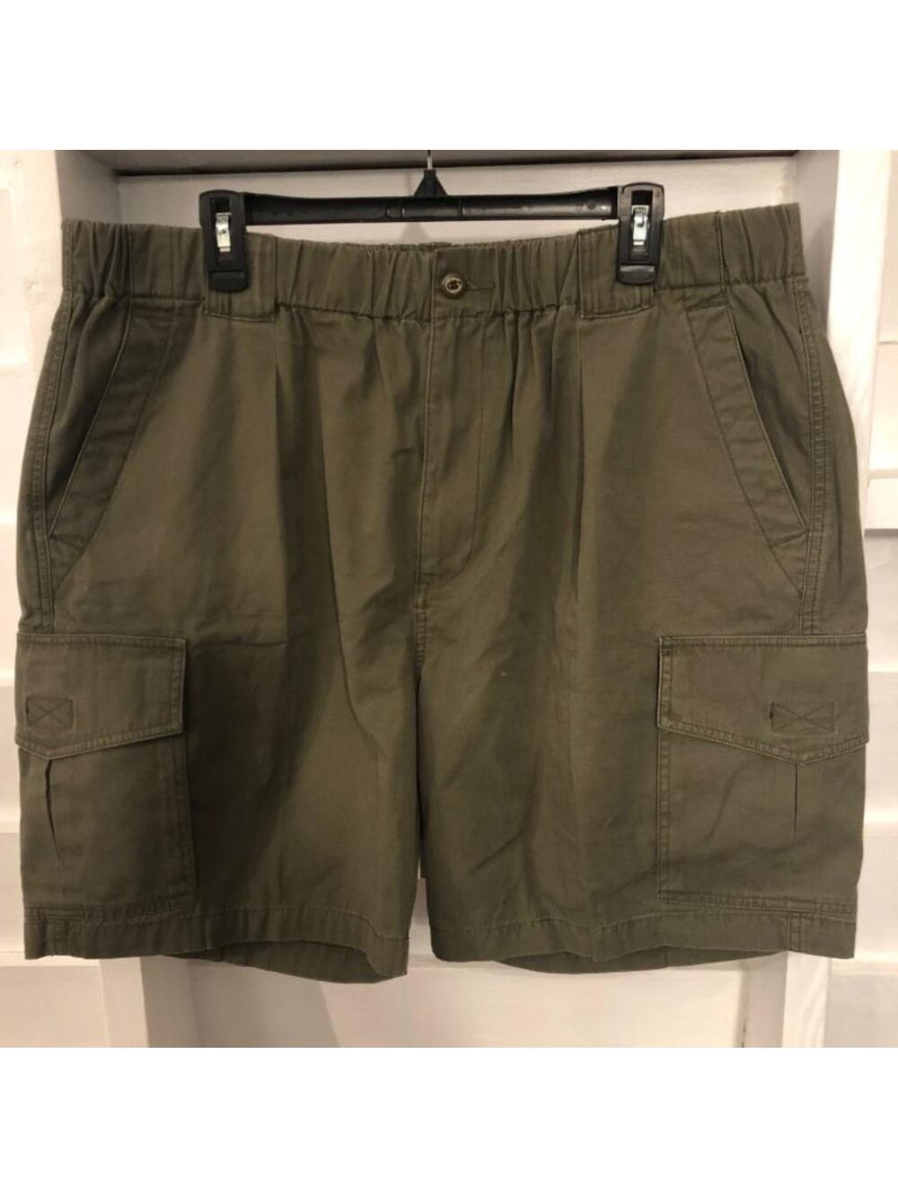 Men's Tommy Bahama Olive Green Cargo Shorts Size XL 8 " Leg Length